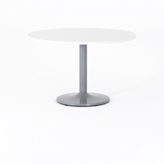 Table de réunion ronde ZETA en coloris :blanc avec :pied aluminium Table de réunion ronde ZETA en coloris :blanc avec :pied aluminium