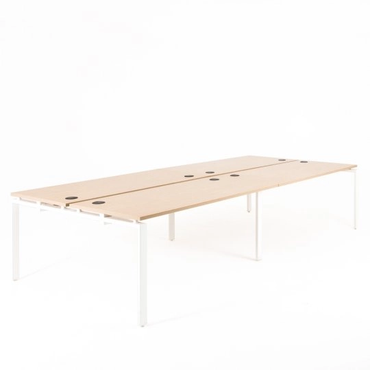 Bureau bench OPTIMUM 4 personnes, plateaux chêne clair, piétement blanc, sans cloison