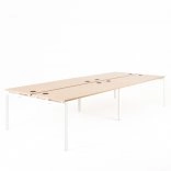 Bureau bench OPTIMUM 4 personnes, plateaux chêne clair, piétement blanc, sans cloison