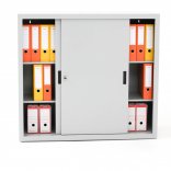 Armoire basse portes coulissantes TINEO, portes ouvertes, gris clair