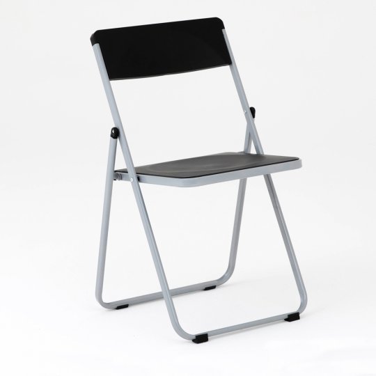 Chaise pliante OPTU, vue de 3/4, noir Chaise pliante OPTU, vue de 3/4, noir