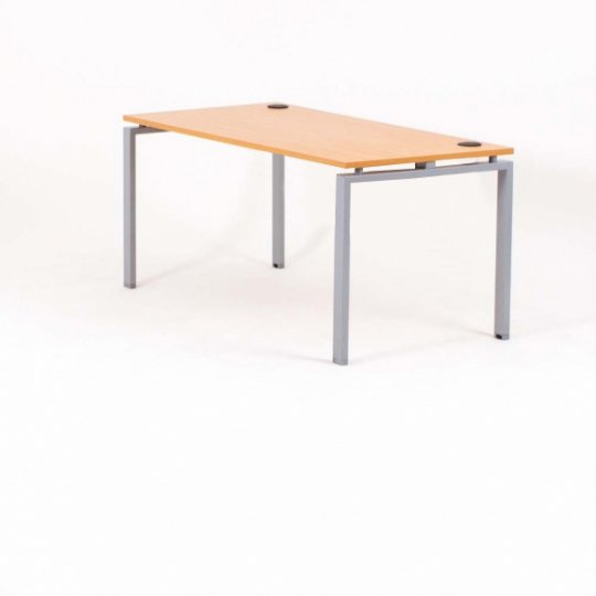 Bureau droit OPTIMUM, plateau hêtre, piétement aluminium, sans voile de fond