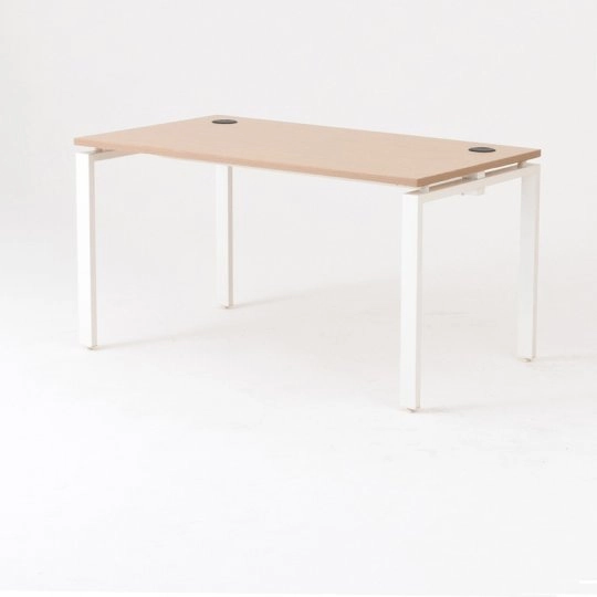 Bureau droit OPTIMUM, plateau hêtre piétement aluminium