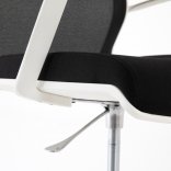 Siège de caisse, d'atelier baly noir vue assise et accoudoir