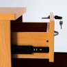 Zoom sur le tiroir du caisson à roulettes LUDY en bois avec 1 tiroir simple et 1 tiroir pour dossiers suspendus