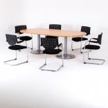 Table de réunion ovale ZETA, plateau hêtre, pieds tulipe aluminium avec 6 chaises luge Louxor